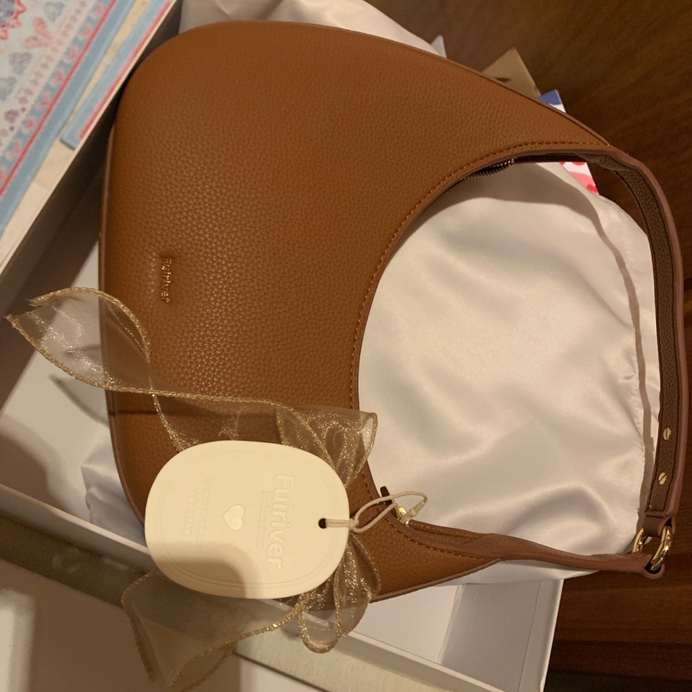 Cervine synthetic Leather Women's Bag in the style of “the Row”